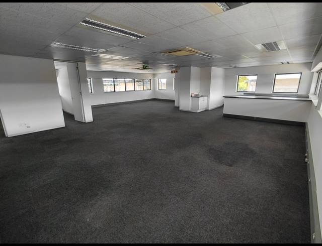 320M² OFFICE TO LET IN RANDJESPARK